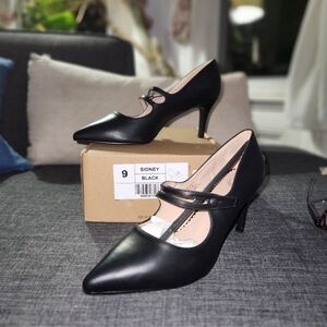 Journee Collection Sidney Mary Jane Pumps Size 9- Retail $80